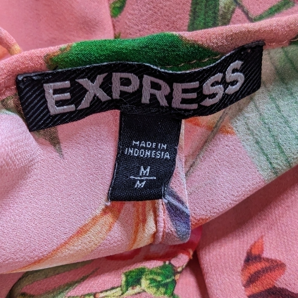 ✨3/$15 Express pink floral tie neck mini dress long blouse M - Picture 7 of 9